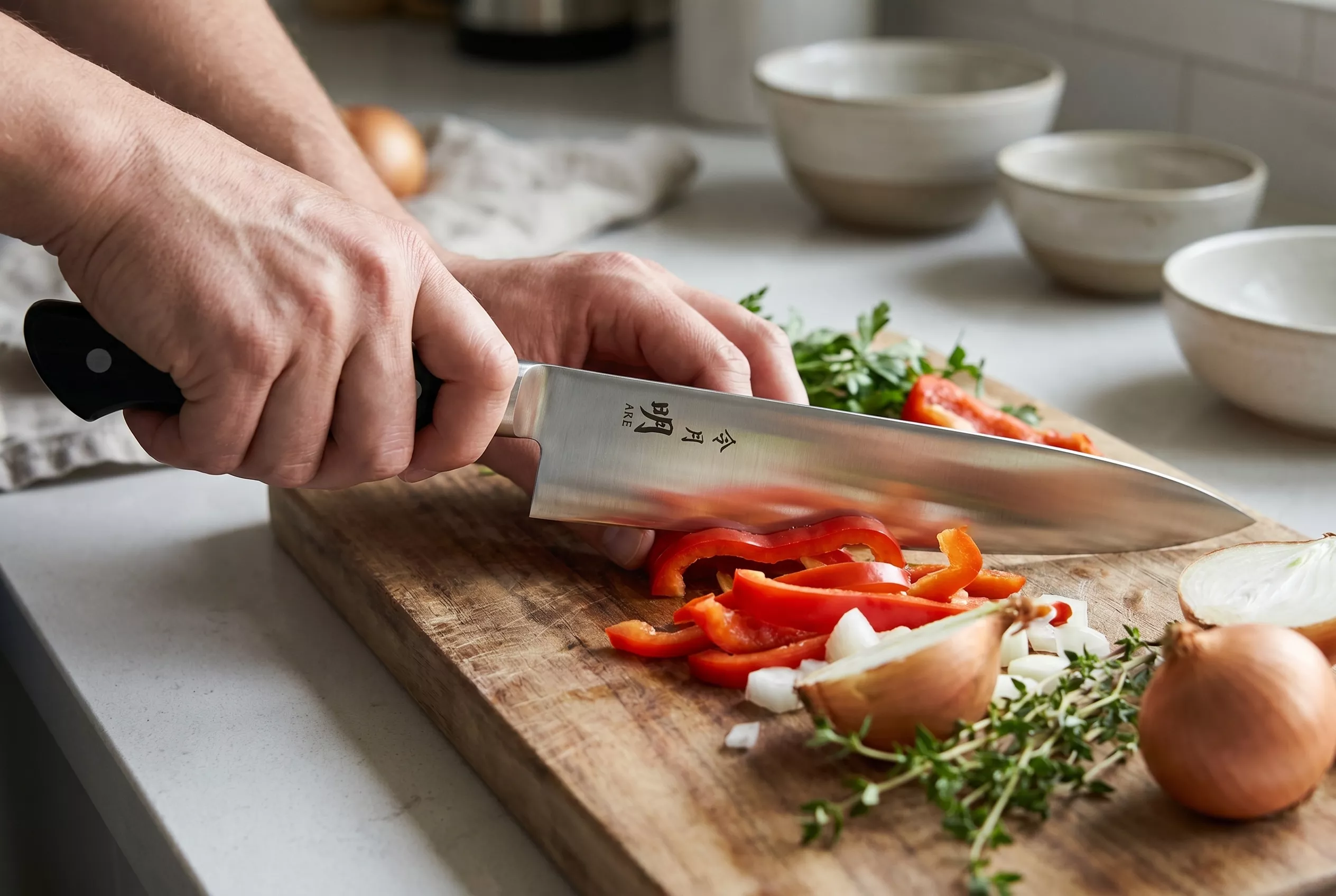 Fuji Cutlery Akira Reigetsu Nóż Szefa Kuchni 27 cm FC-0109