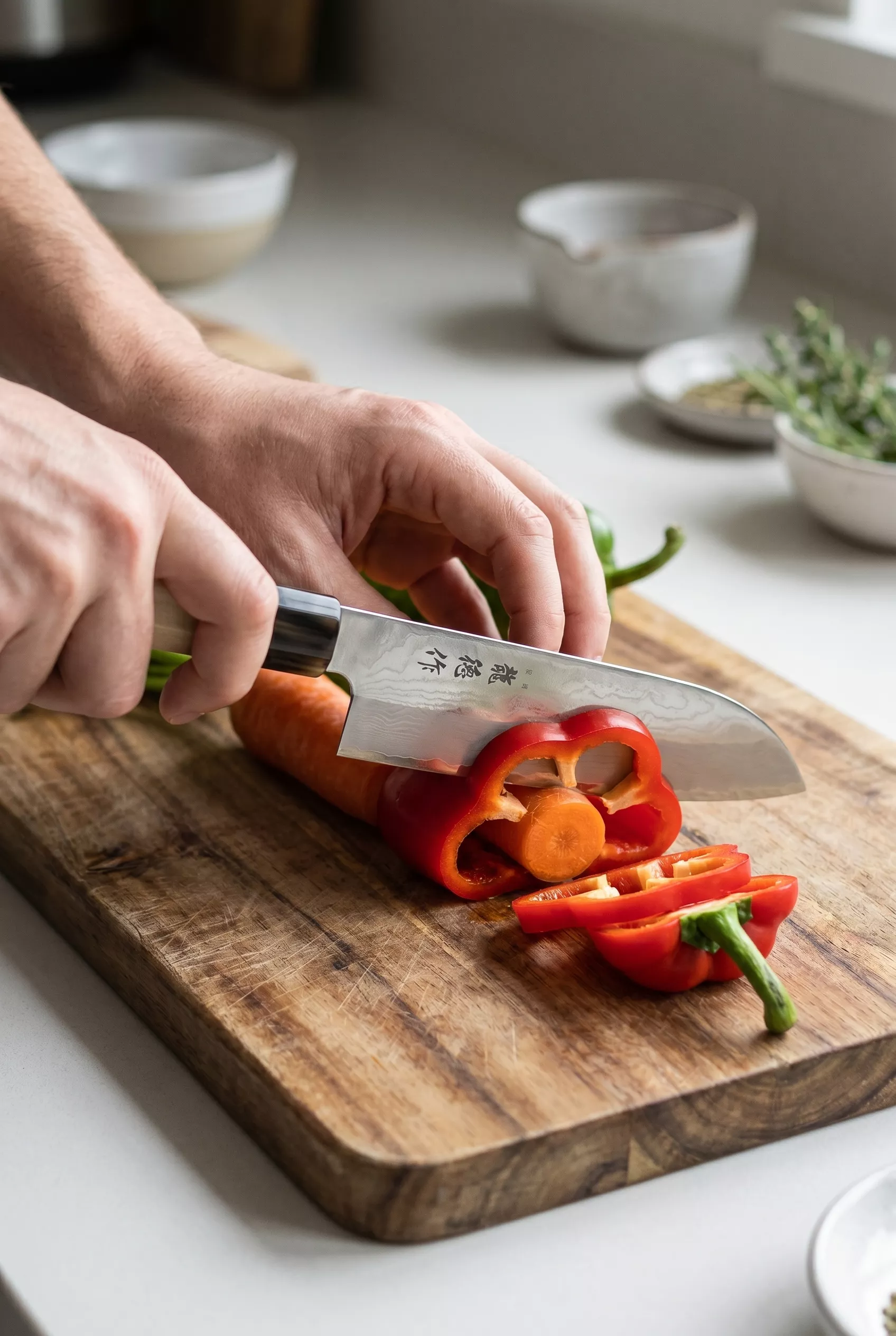 Nóż kuchenny Santoku Fuji Cutlery RyuToku FC-579 16.5 cm