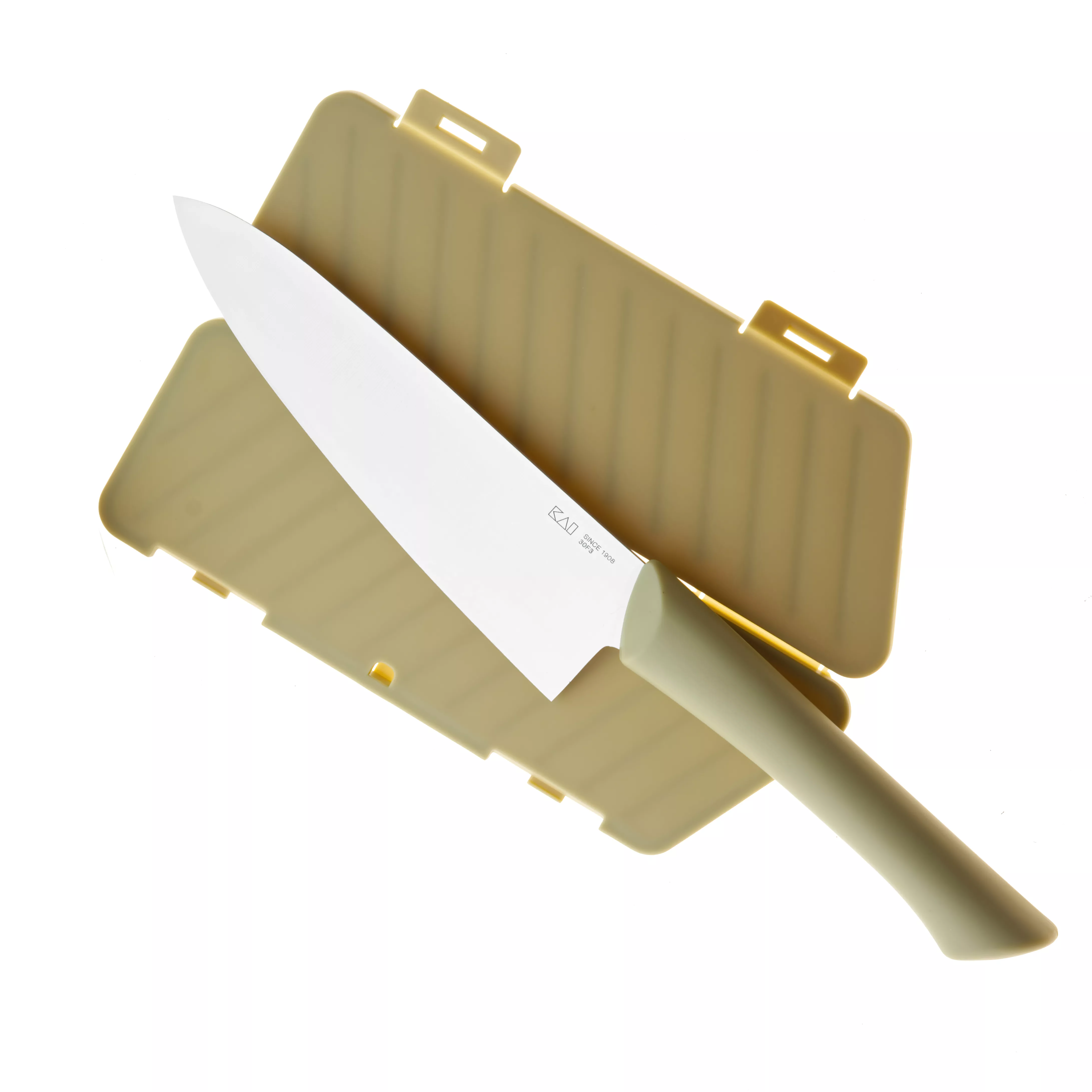 KAI Seki Magoroku Manasaya Nóż Santoku 15 cm z pochwą-deską