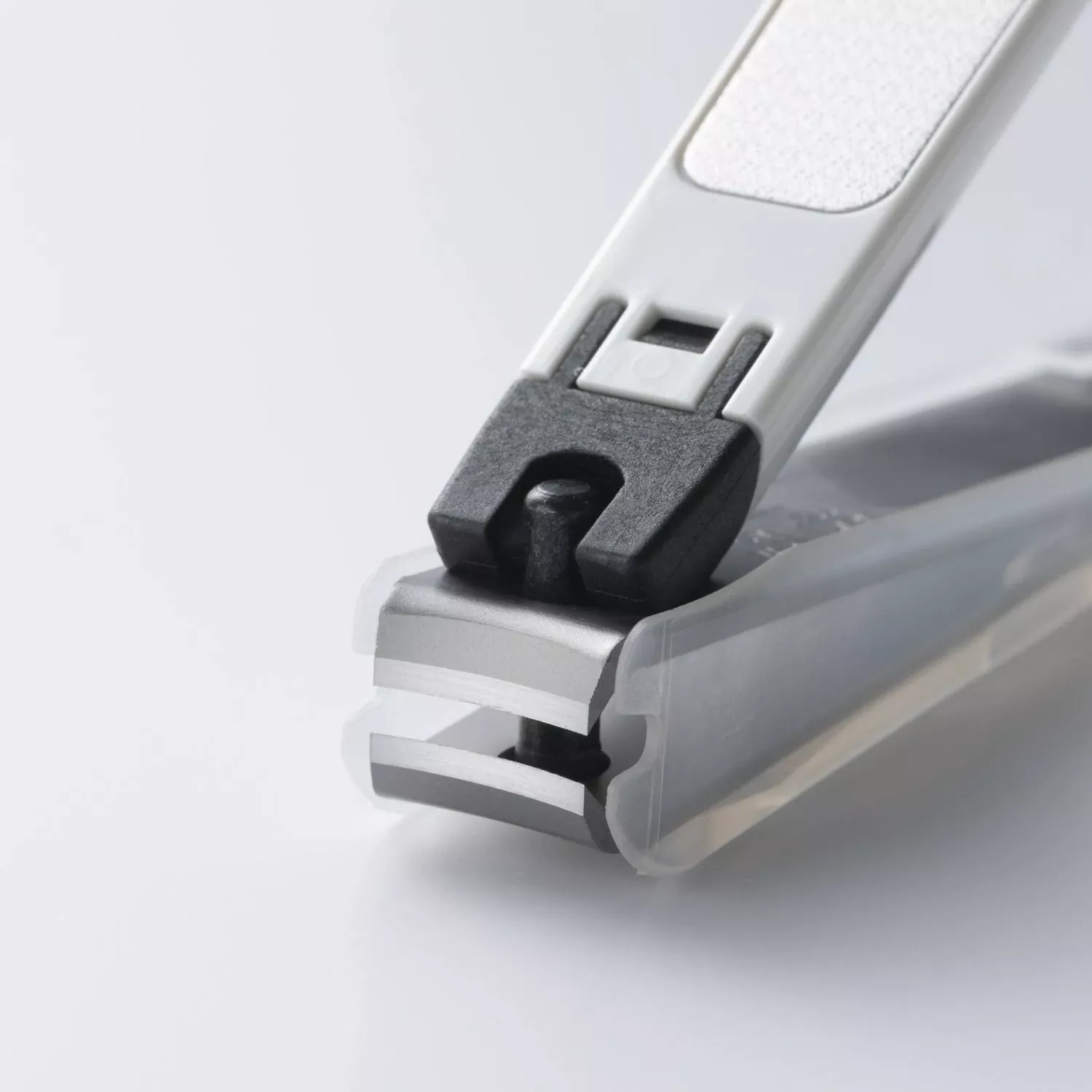 KAI KE-0122 Japoński obcinacz do paznokci z pilnikiem 9 cm