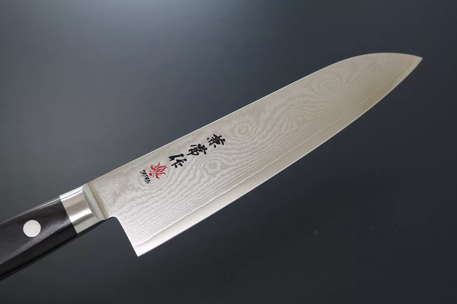 Nóż Kanetsune Santoku KC-103, ostrze 18 cm, stal VG-10 Damasceńska