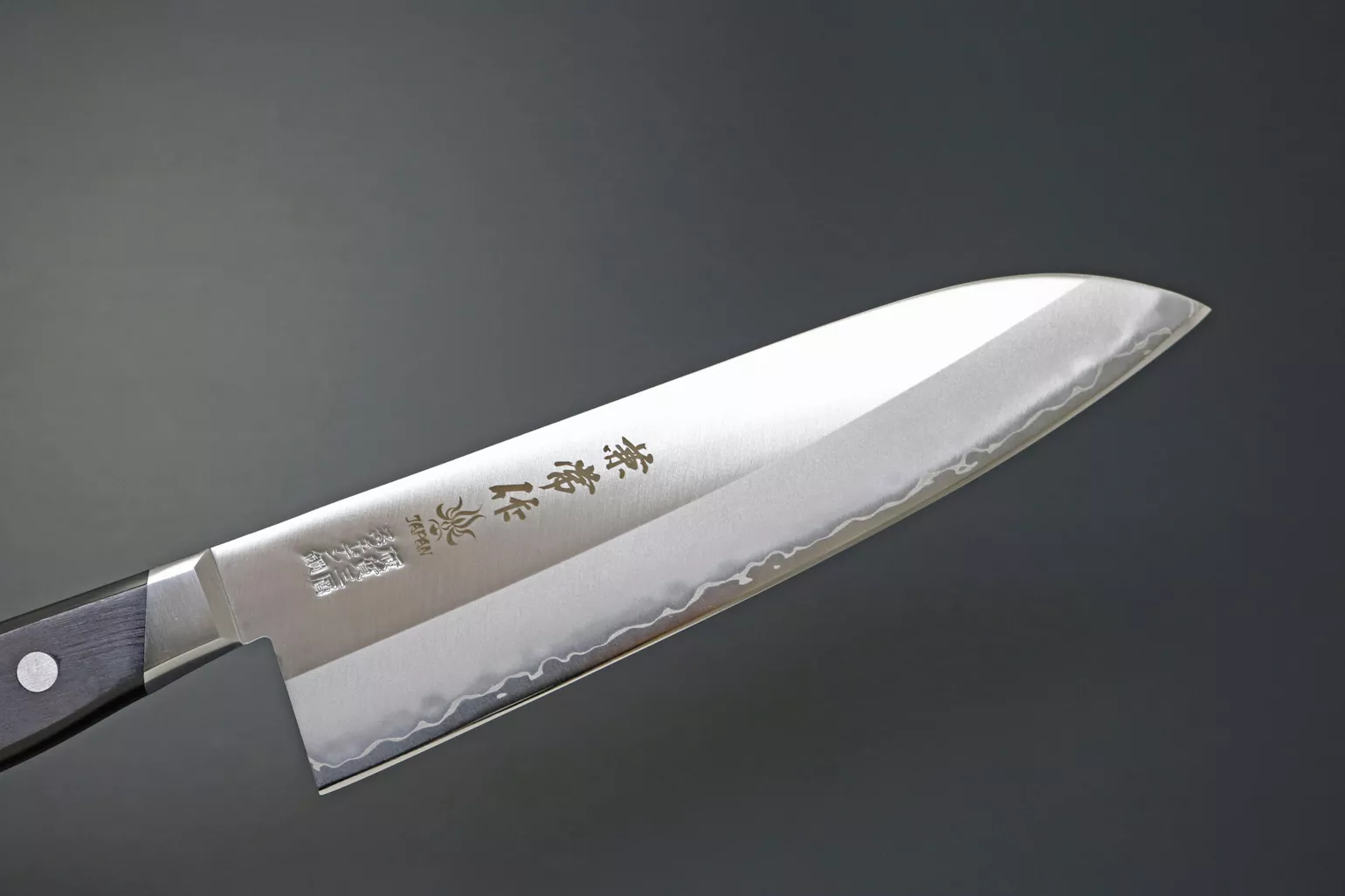 Kanetsune YS-900 KC-152 Nóż Santoku, ostrze 18 cm