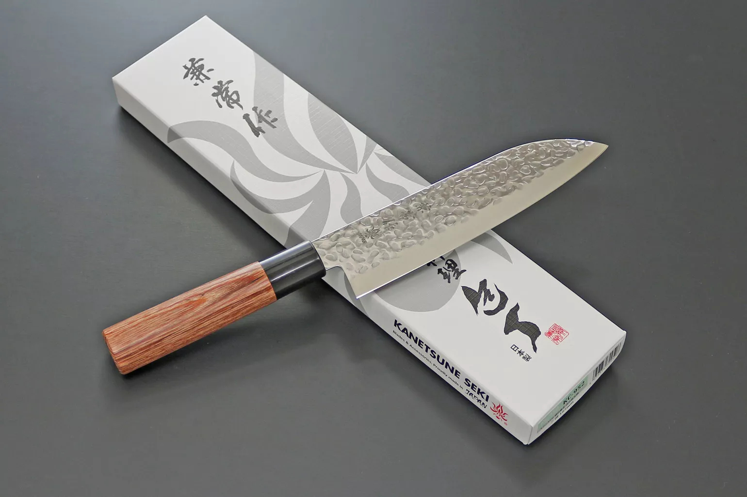 Kanetsune 950 DSR-1K6 Nóż Santoku 16,5 cm
