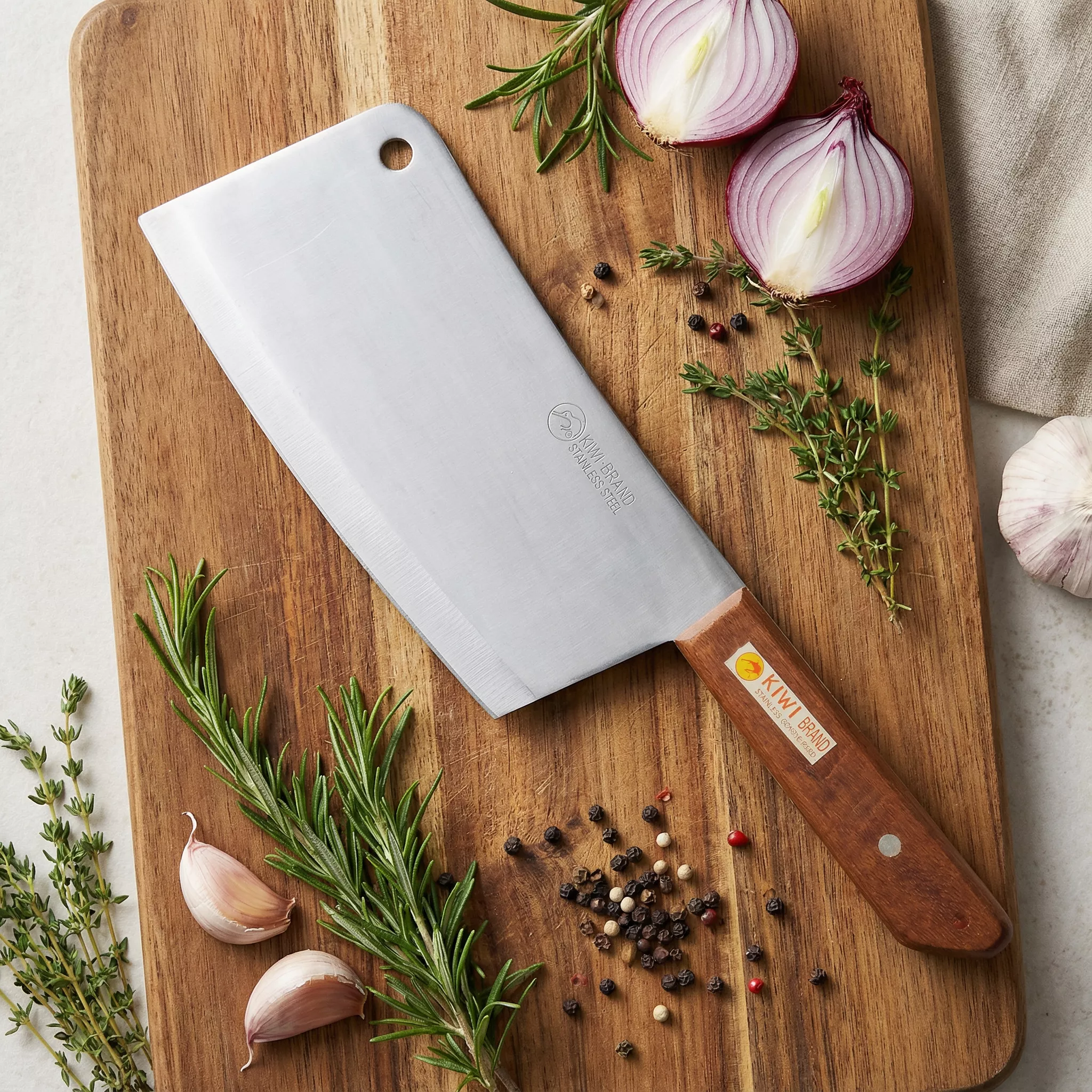 Kiwi Tasak Kuchenny Model 850 z Drewnianą Rękojeścią, Ostrze 18.5 cm